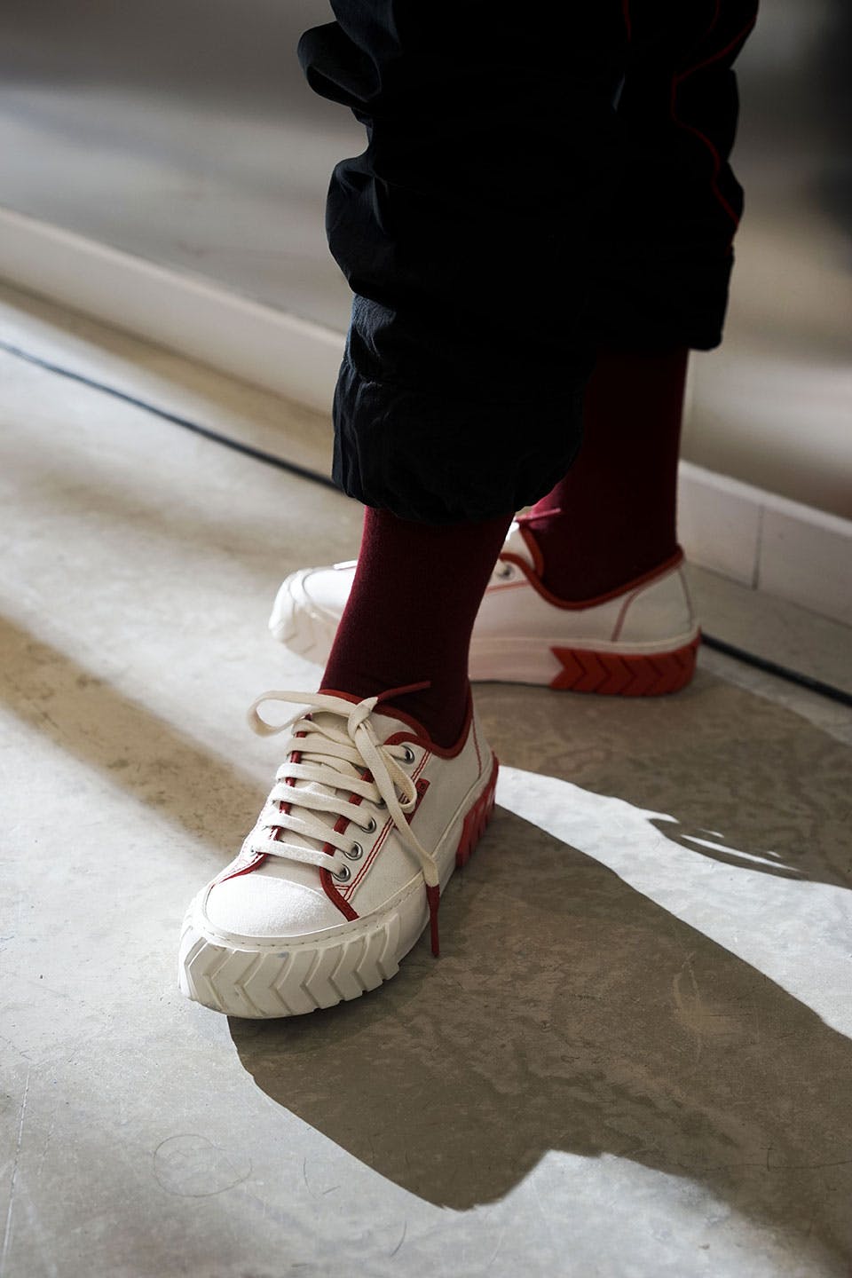 both sneakers womens